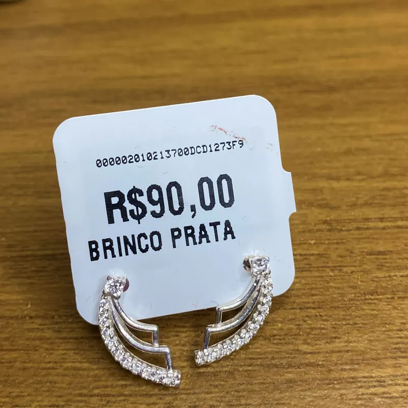 Ear cuff cravejado