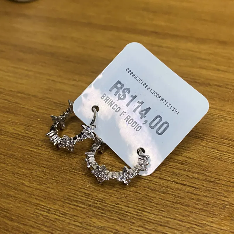 Argola de estrelas cravejadas