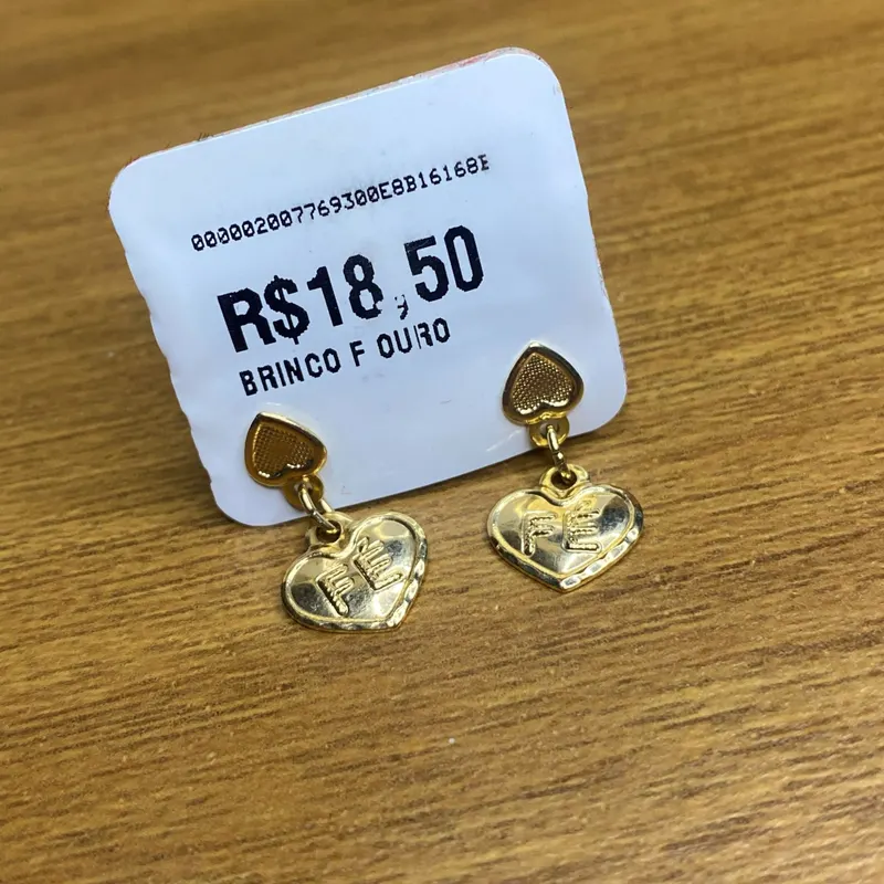 Brinco coração pendente
