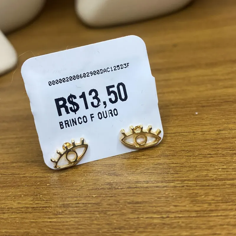 Brinco olho grego vazado