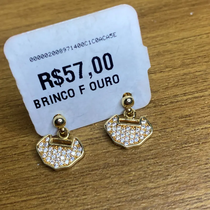 Brinco pendente cravejado