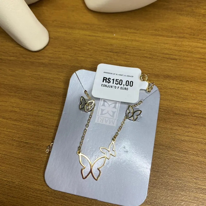Conjunto borboleta vazada