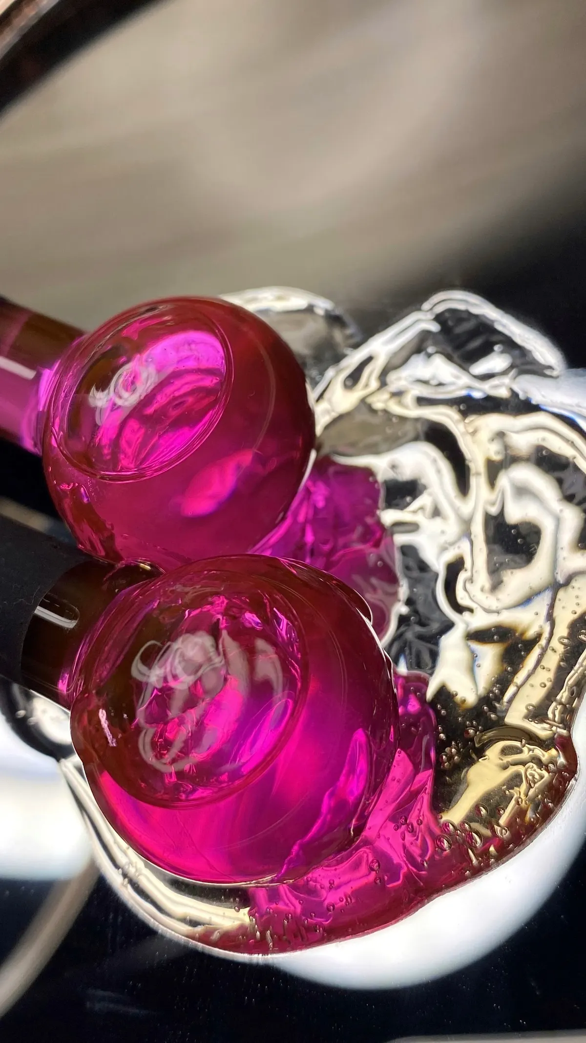 Esferas de vidro rosa usadas na cromoterapia